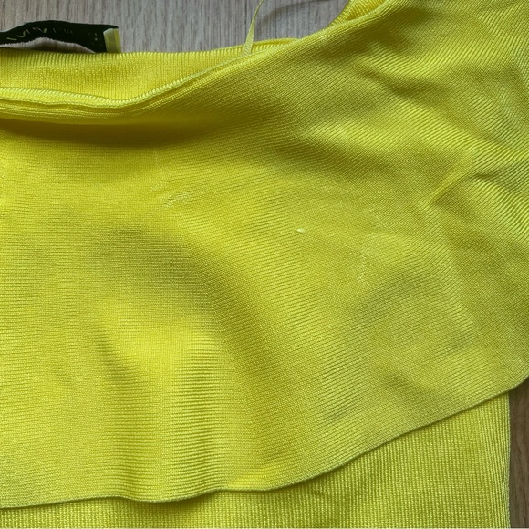 Zara Yellow off the shoulder ruffle crop top - Picture 3 of 6